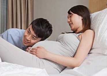 怀孕胃酸烧心解决方法？孕妇胃酸烧心该吃的食物？